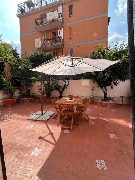 Bucaneve House Roma Exterior photo
